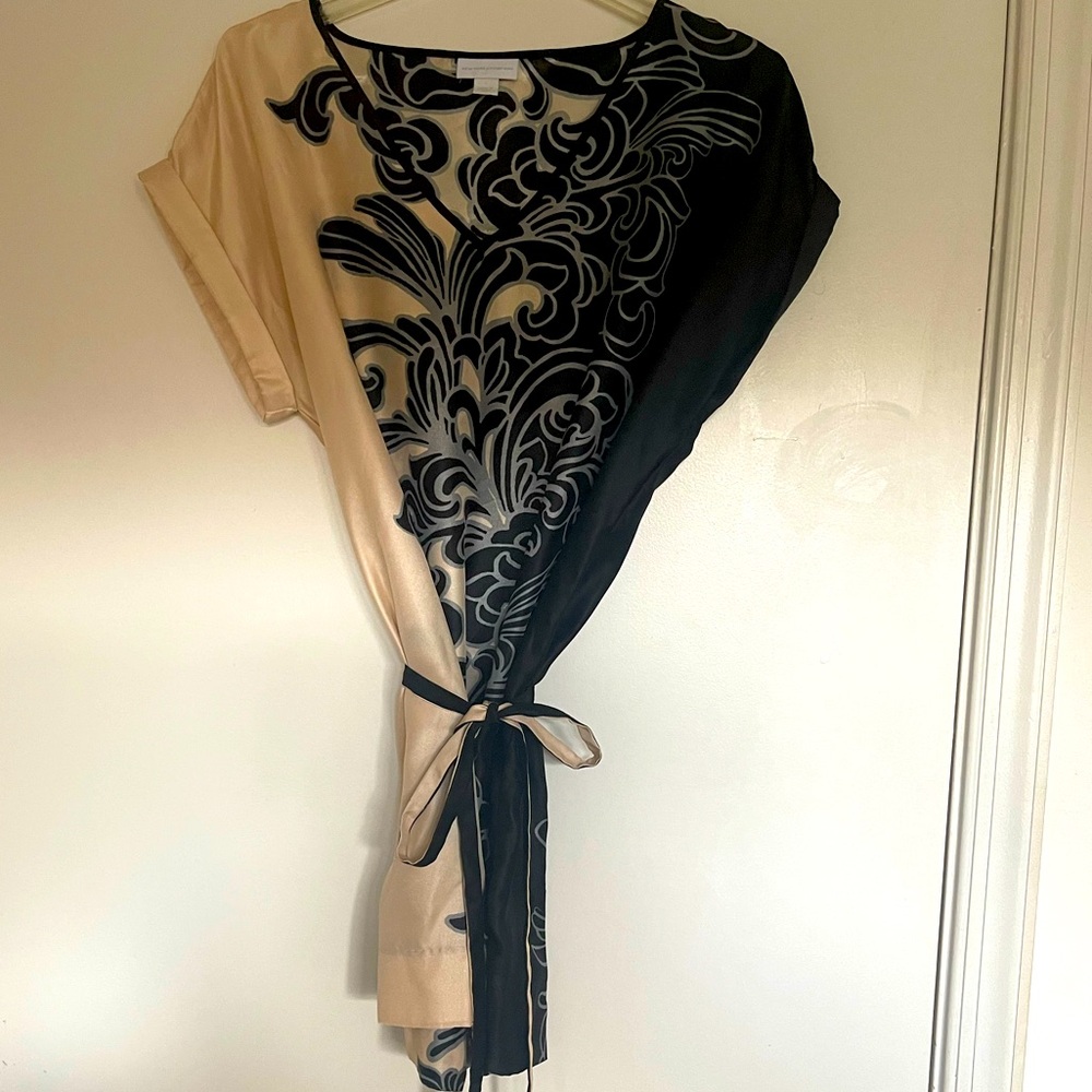 EUC Women’s NY&CO Peach/Blk Belted Top, SZ L